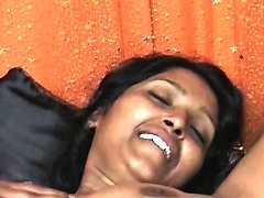 Plumpy Exotic Lady Reshma Gets Cunnilingus And Dildo Time